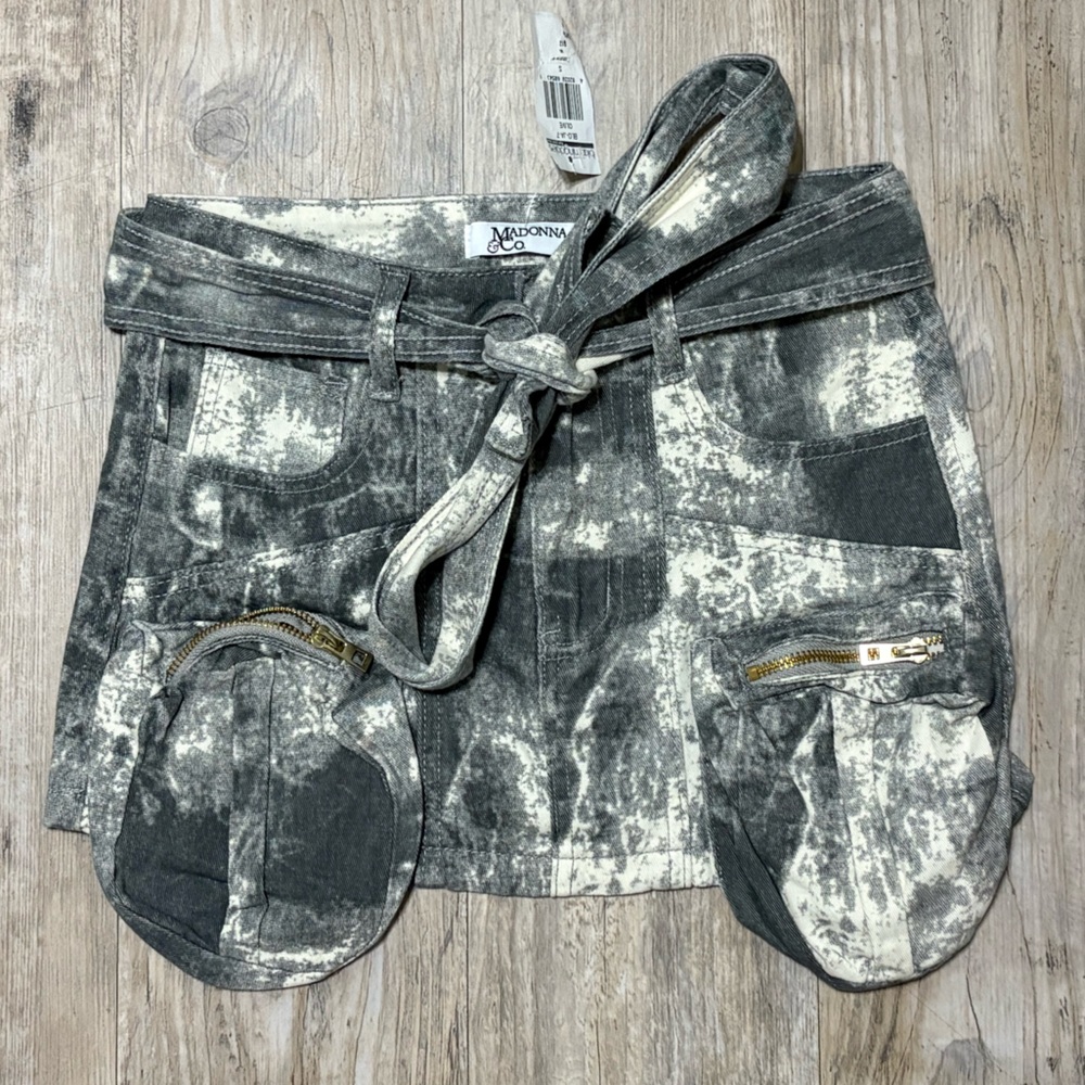 Madonna & Co Women's Denim Tie-Dye Cargo Style Belted Short Skirt, Size Small